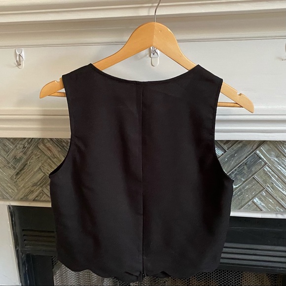 NWOT LUSH Scalloped Hem GUNMETAL Beaded Neckline CROP Sleeveless Blouse TOP M - Picture 8 of 11